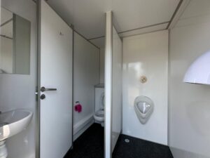 Luxe toiletwagen 4 persoons huren