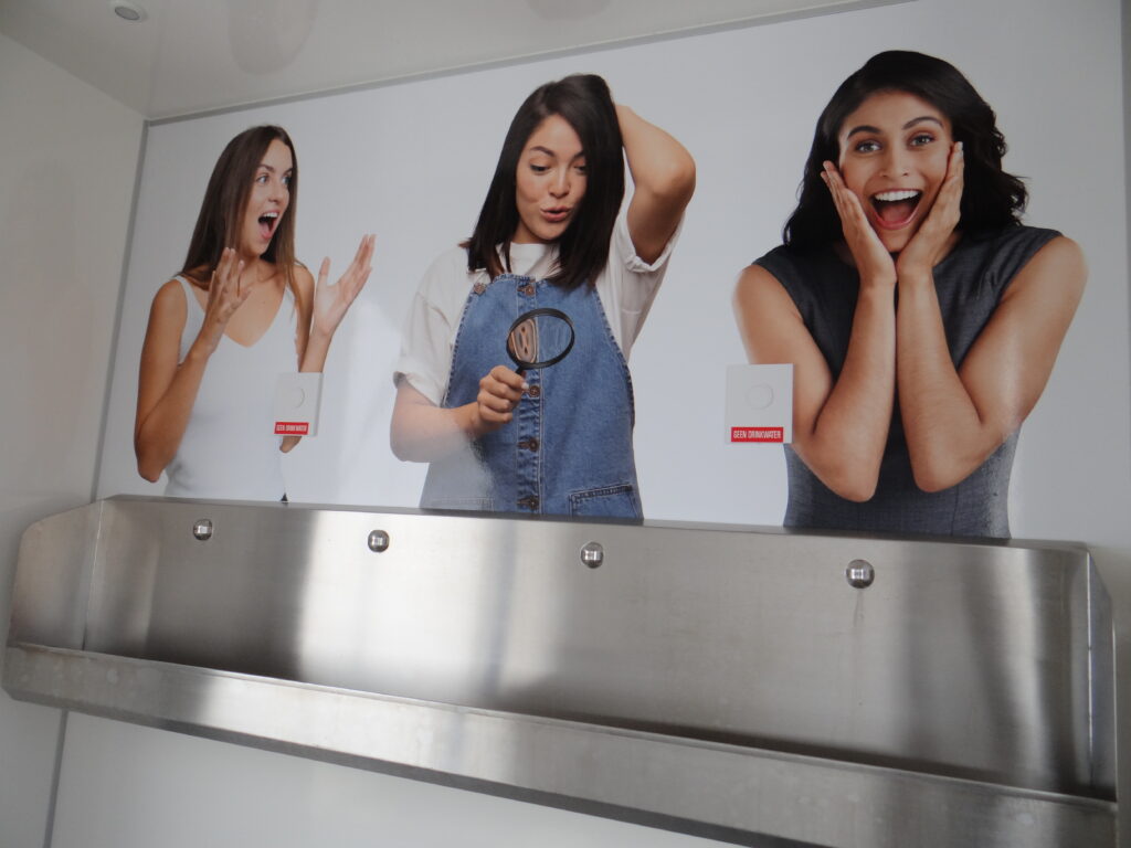 Grote toiletwagen huren