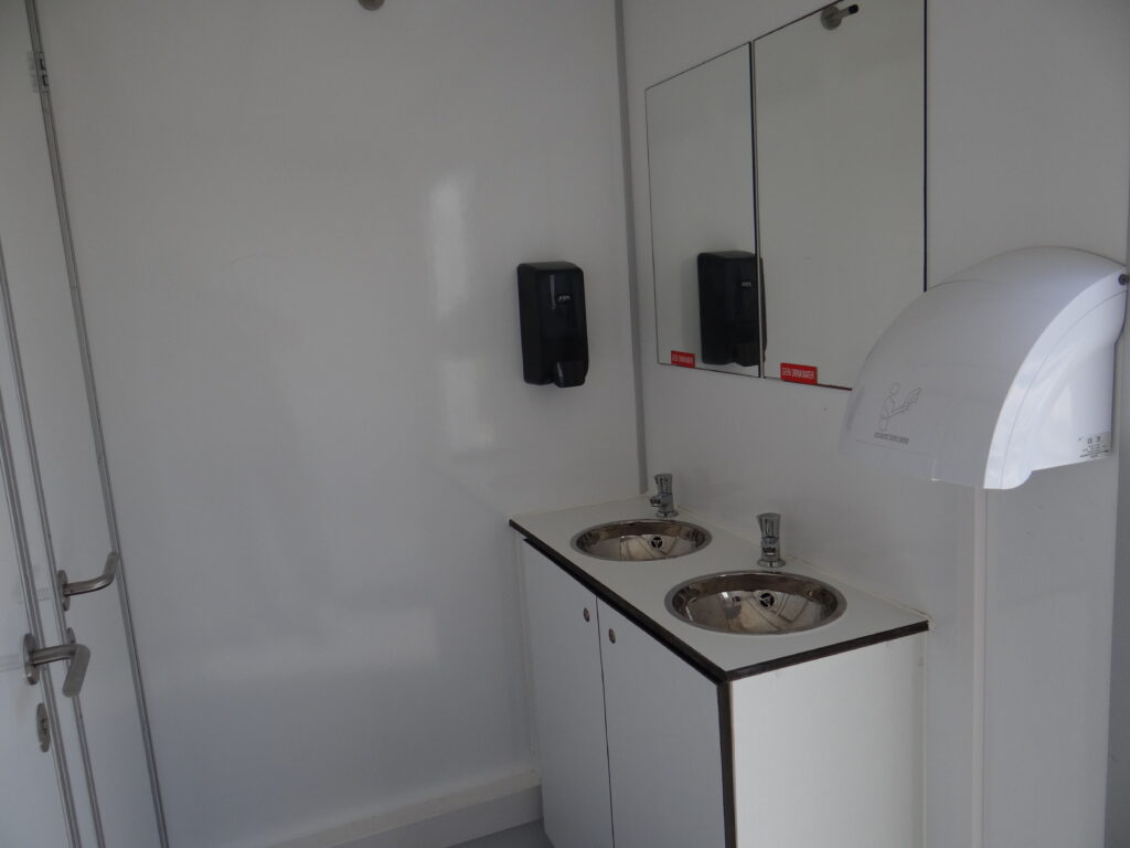 luxe-toiletwagen-3-1-3-huren
