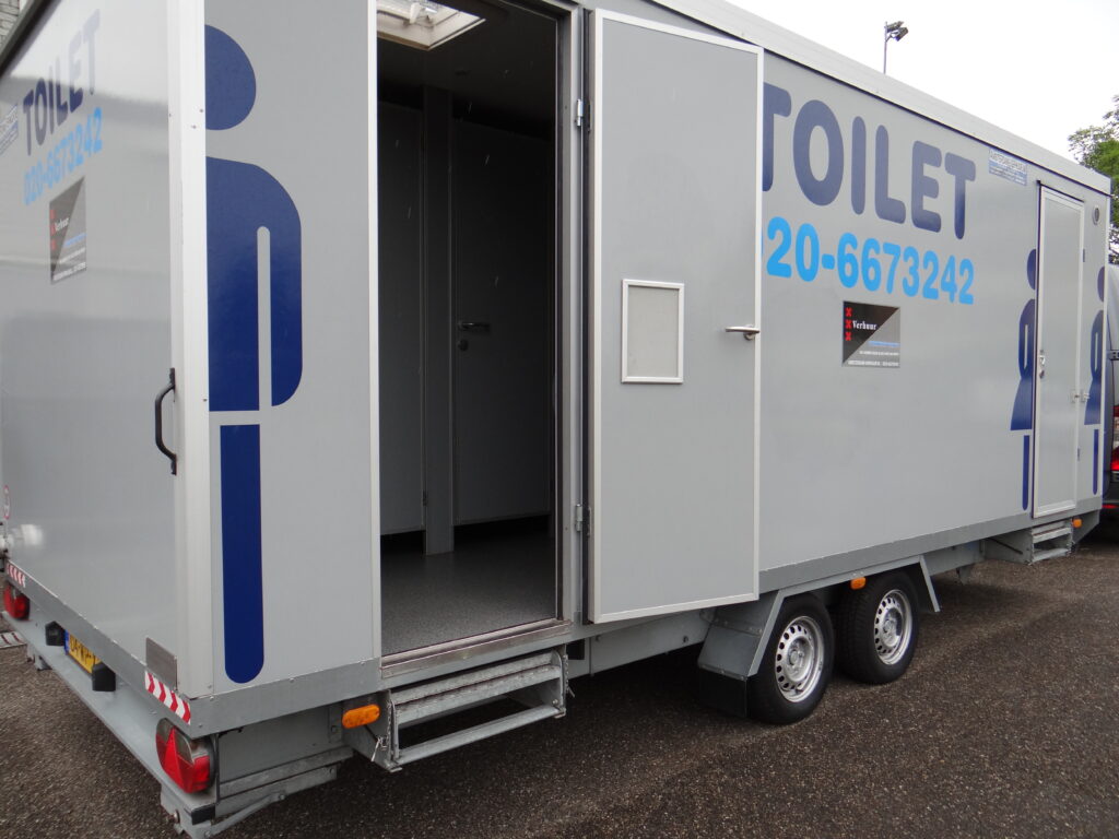 Toiletwagen huren 8 persoons 4×4
